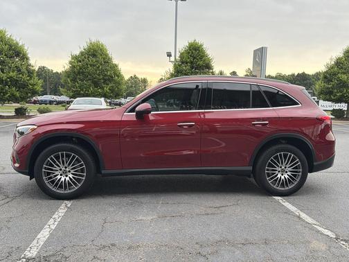 MANUFAKTUR Patagonia Red Metallic 2026 Mercedes-Benz GLC 300 Base 4MATIC