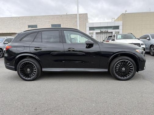 Obsidian Black 2026 Mercedes-Benz GLC 300 Base 4MATIC