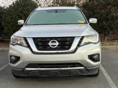2018 Nissan Pathfinder SL