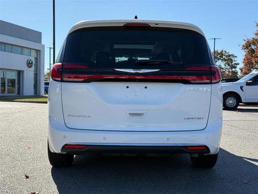 2024 Chrysler Pacifica Limited