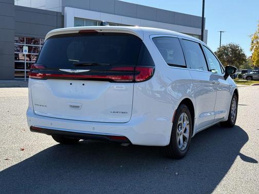 2024 Chrysler Pacifica Limited