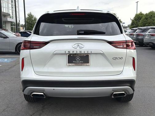 Radiant White 2024 INFINITI QX50 Luxe