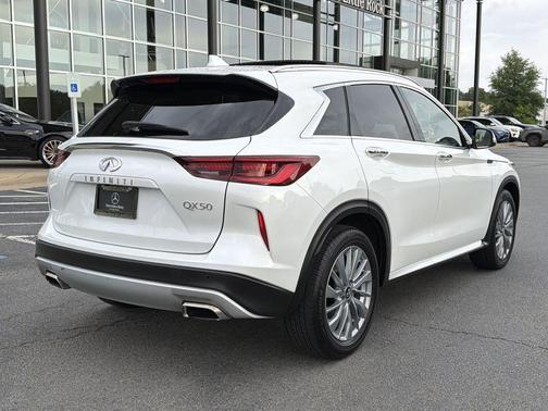 Radiant White 2024 INFINITI QX50 Luxe