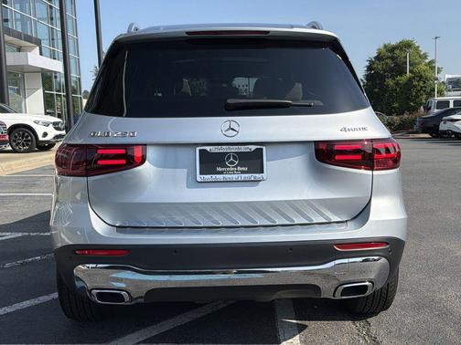 Cirrus Silver Metallic 2026 Mercedes-Benz GLB 250 Base 4MATIC