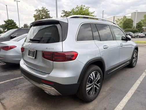 Cirrus Silver Metallic 2026 Mercedes-Benz GLB 250 Base 4MATIC