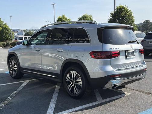 Cirrus Silver Metallic 2026 Mercedes-Benz GLB 250 Base 4MATIC