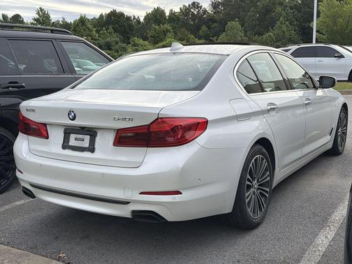 Mineral White Metallic 2018 BMW 540 i