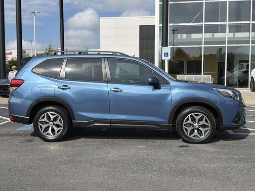 Horizon Blue Pearl 2024 Subaru Forester Premium