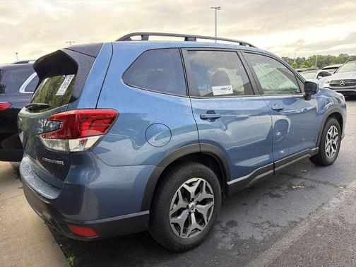 Horizon Blue Pearl 2024 Subaru Forester Premium