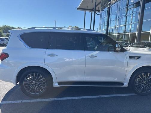 2024 INFINITI QX80 SENSORY