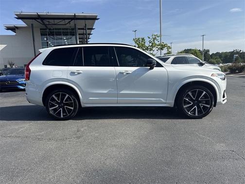 2023 Volvo XC90 Recharge Plug-In Hybrid T8 Plus Dark Theme 7 Passenger