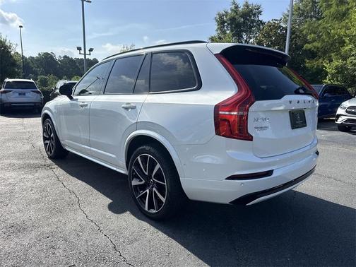 2023 Volvo XC90 Recharge Plug-In Hybrid T8 Plus Dark Theme 7 Passenger