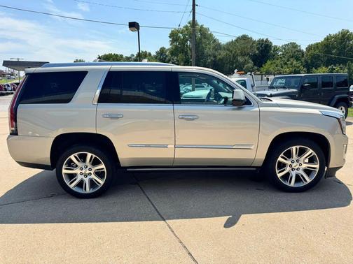 Silver Coast Metallic 2016 Cadillac Escalade Premium