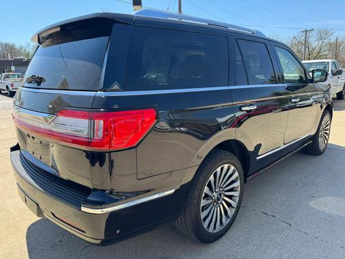 Infinite Black Metallic 2019 Lincoln Navigator Reserve