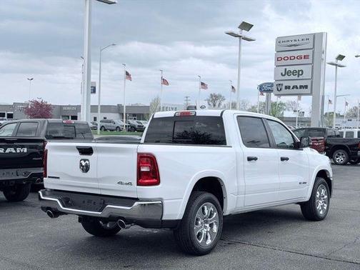 Bright White Clearcoat 2026 RAM 1500 Big Horn/Lone Star