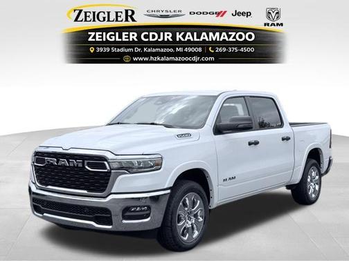 Bright White Clearcoat 2026 RAM 1500 Big Horn/Lone Star