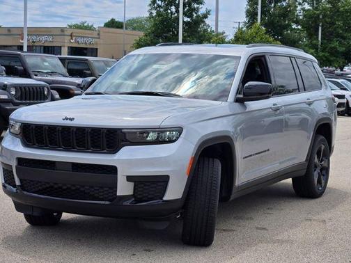 2025 Jeep Grand Cherokee L Laredo