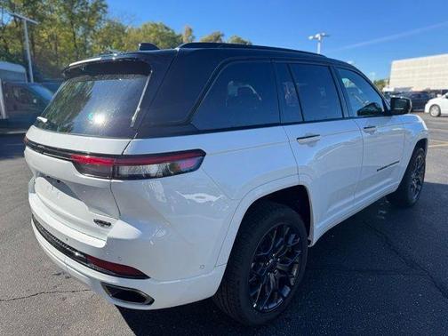 2025 Jeep Grand Cherokee Summit