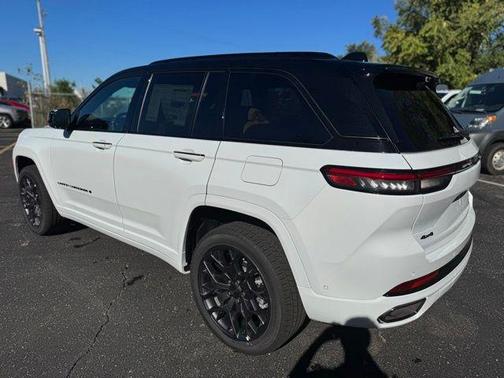 2025 Jeep Grand Cherokee Summit