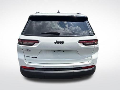 2022 Jeep Grand Cherokee L Laredo
