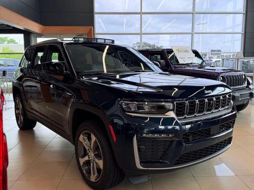 Fathom Blue Pearlcoat 2026 Jeep Grand Cherokee Limited