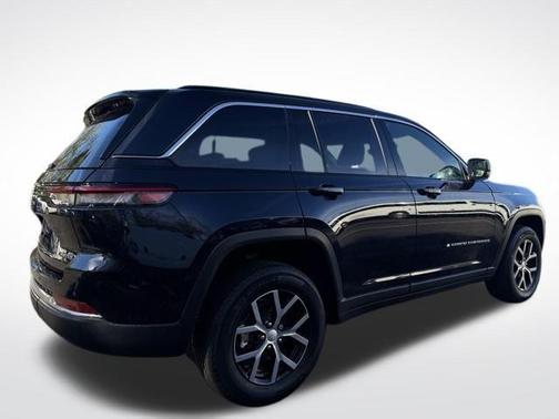 2022 Jeep Grand Cherokee L Laredo