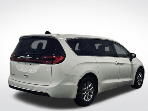 Bright White Clearcoat 2024 Chrysler Pacifica Touring-L
