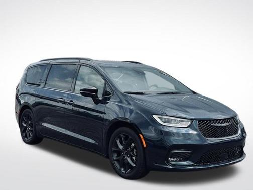 Fathom Blue Pearlcoat 2025 Chrysler Pacifica Limited