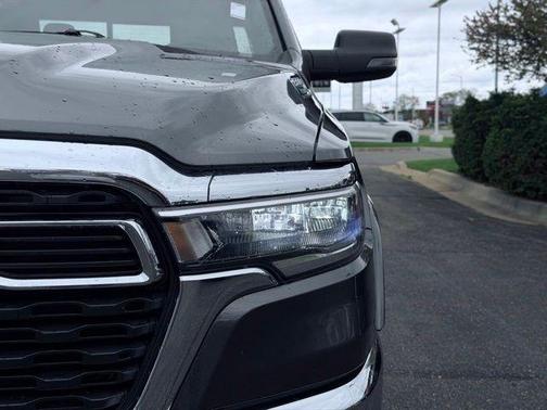 Granite Crystal Clearcoat Metallic 2026 RAM 1500 Big Horn/Lone Star