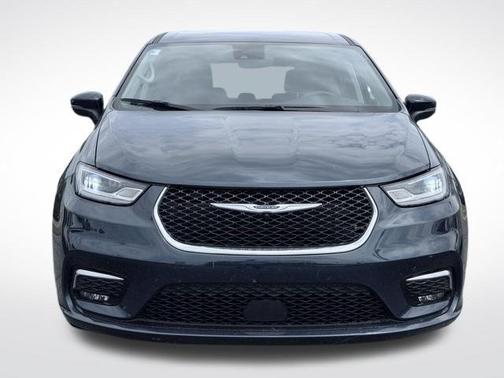 Fathom Blue Pearlcoat 2023 Chrysler Pacifica Touring-L