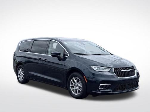 Fathom Blue Pearlcoat 2023 Chrysler Pacifica Touring-L