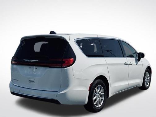 Bright White Clearcoat 2024 Chrysler Pacifica Touring-L