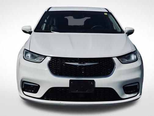 Bright White Clearcoat 2024 Chrysler Pacifica Touring-L