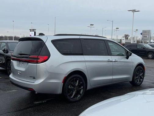 2026 Chrysler Pacifica Limited