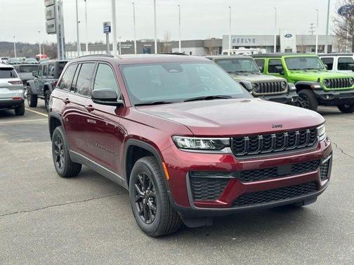 2026 Jeep Grand Cherokee Laredo