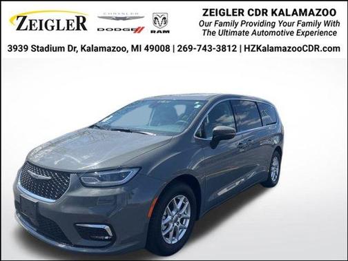 2023 Chrysler Pacifica Touring-L