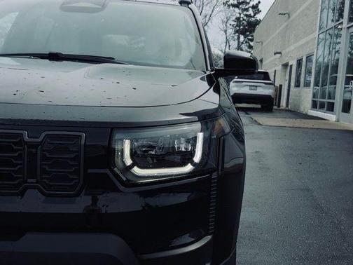 Diamond Black 2026 Jeep Cherokee LAREDO/LIMITED