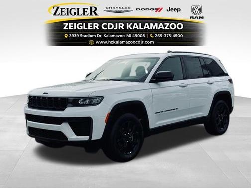 Bright White Clearcoat 2026 Jeep Grand Cherokee Laredo