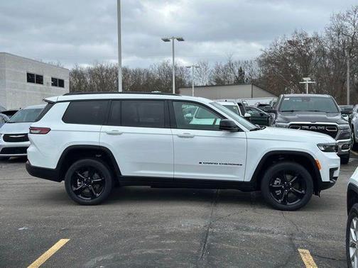 2025 Jeep Grand Cherokee L Laredo