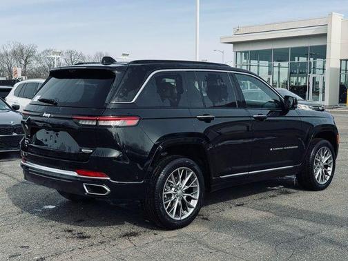 2025 Jeep Grand Cherokee Summit