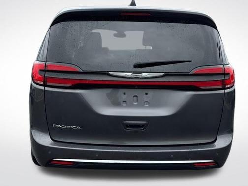 Granite Crystal Clearcoat Metallic 2023 Chrysler Pacifica Touring-L