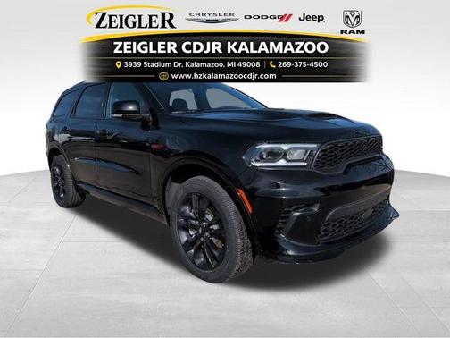 DB Black Crystal Clearcoat 2026 Dodge Durango GT