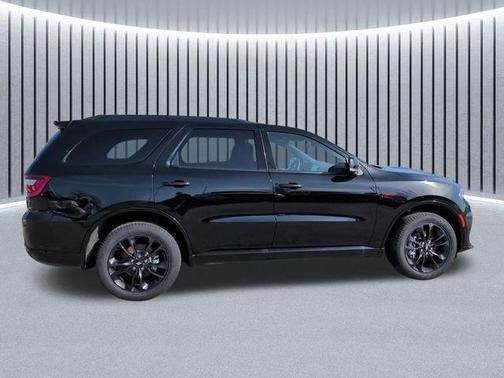 DB Black Crystal Clearcoat 2026 Dodge Durango GT
