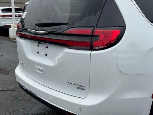 2026 Chrysler Pacifica Limited