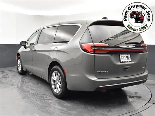 2025 Chrysler Pacifica L