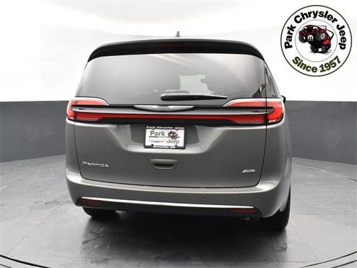 2025 Chrysler Pacifica L