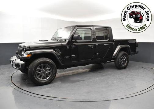 Black Clearcoat 2024 Jeep Gladiator Sport S
