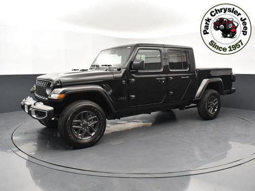 Black Clearcoat 2024 Jeep Gladiator Sport S