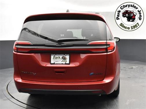 2025 Chrysler Pacifica Hybrid Premium S Appearance Pkg