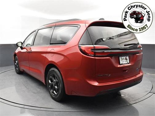 2025 Chrysler Pacifica Hybrid Premium S Appearance Pkg